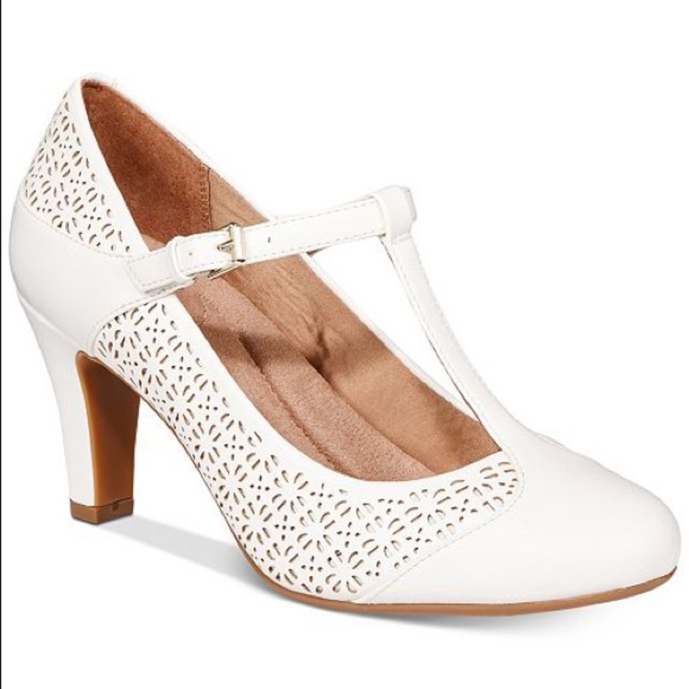 White Pumps Mary Jane Size 10 NIB Memory Foam